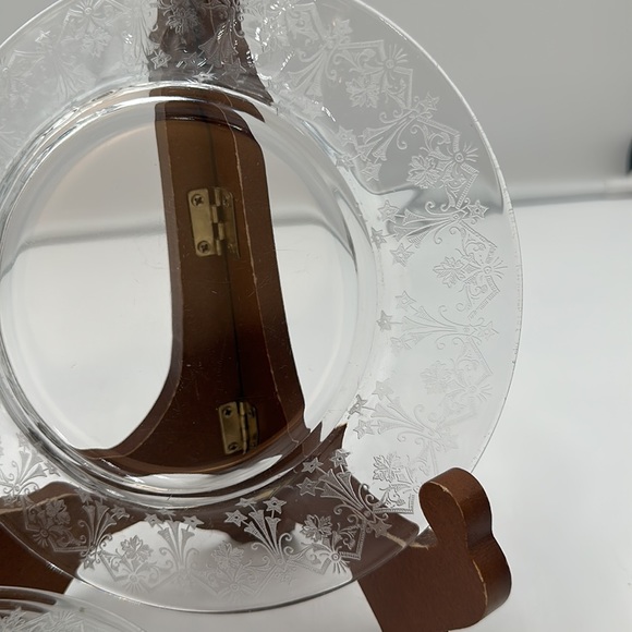 Vesta Clear Luncheon Plate by Glastonbury Lotus- set of 4 - Picture 4 of 16